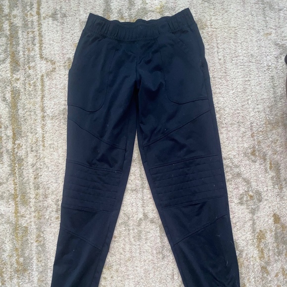 Fleo Joggers - Picture 1 of 3